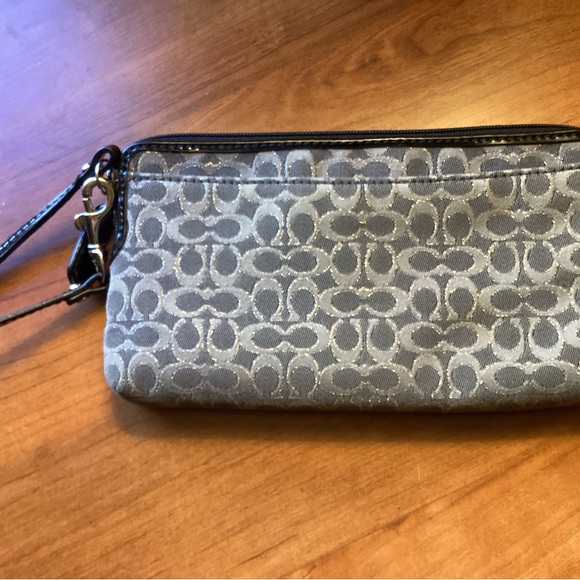 COACH Double Zip Wristlet Wallet In Signature Canvas with Bow Accent Grey Black - Picture 2 of 10